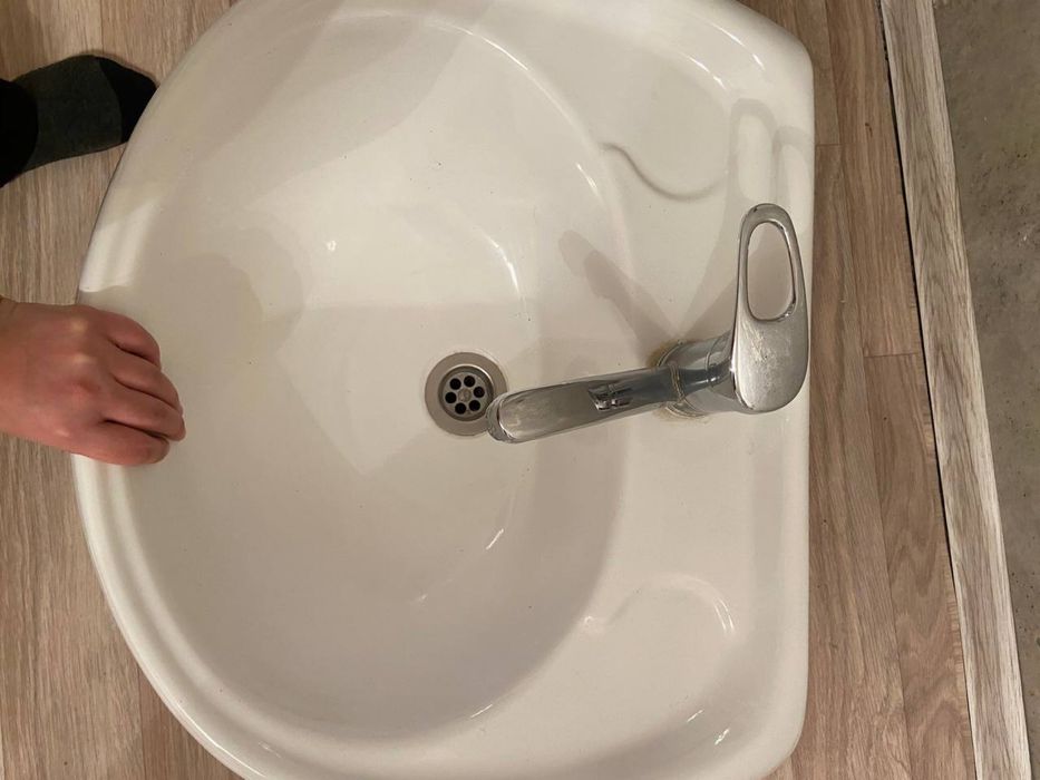 Продам раковину и боллер