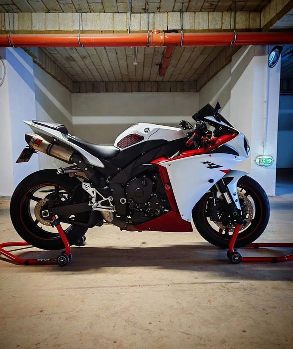 Yamaha YZF 1000 R1 Yamaha R1 BigBang RN22 Alb Perlat