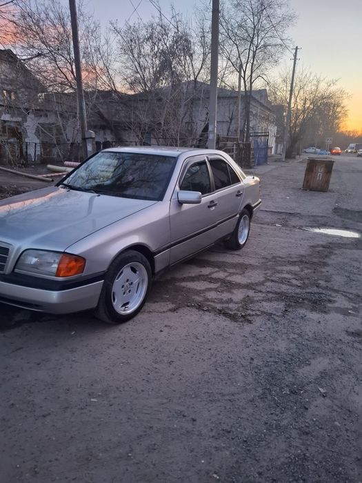 Авто мерс с200 2.0