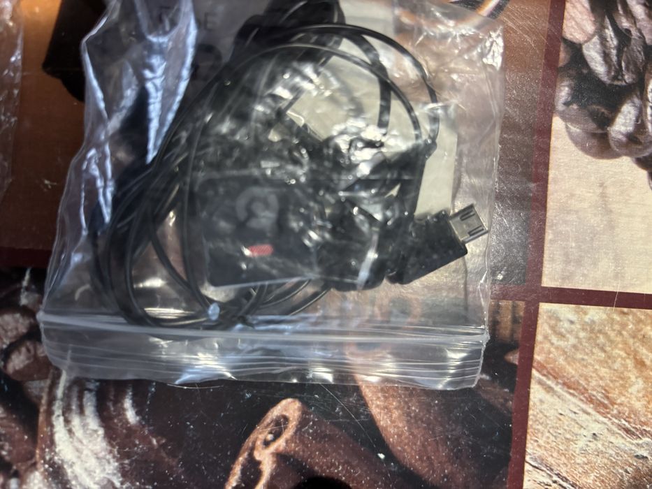 оригинални зарядни и слушалки Nokia