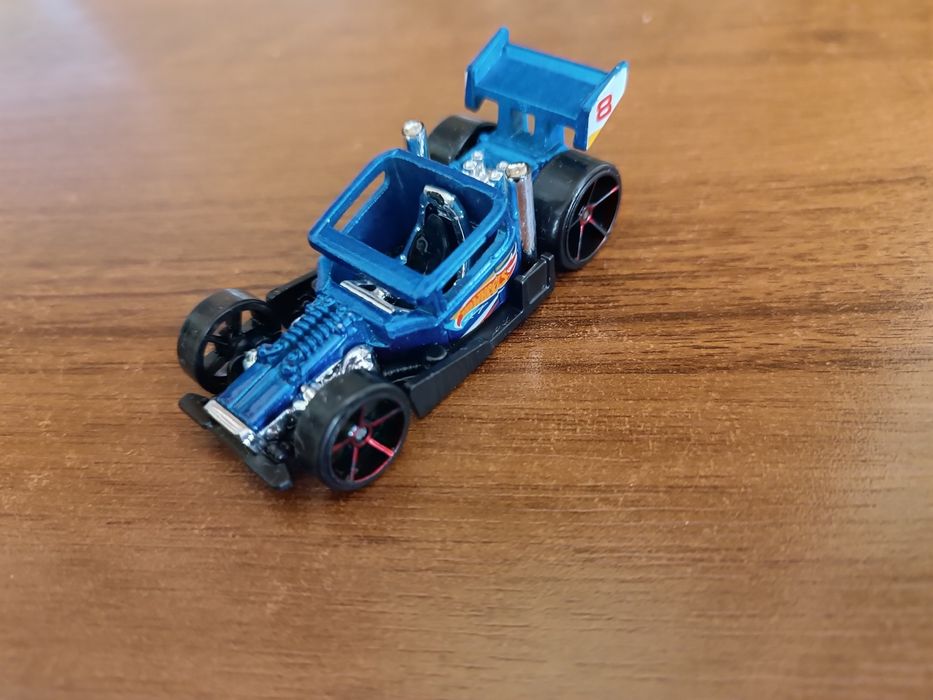 Hot wheels машинки