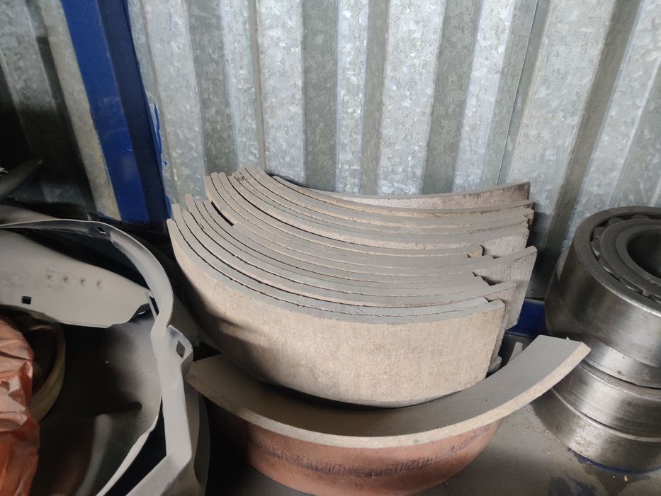 Продам тормозные колодки и накладки