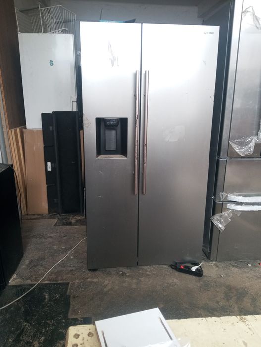 Frigider Samsung Side by Side