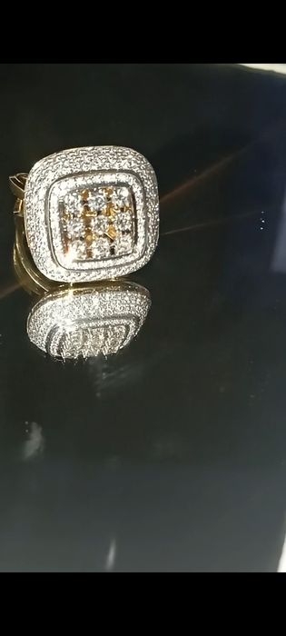 Золотое кольцо  с бриллиантами