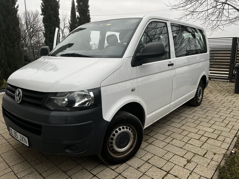 VW Transporter T5 (2011) 8+1 locuri - ideal Familie/Transport