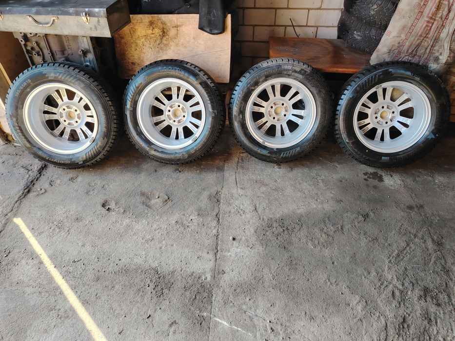 Продам новые зимние шины с дисками