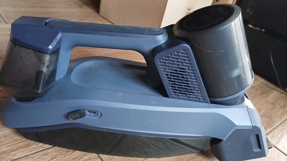 Aspirator curățare mochetă