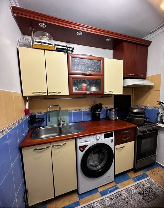 Кухонный гарнитур с газовой плитой