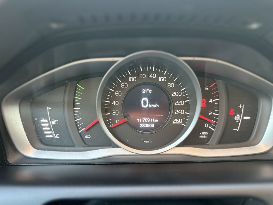 VOLVO XC60 2016 — imagine 5