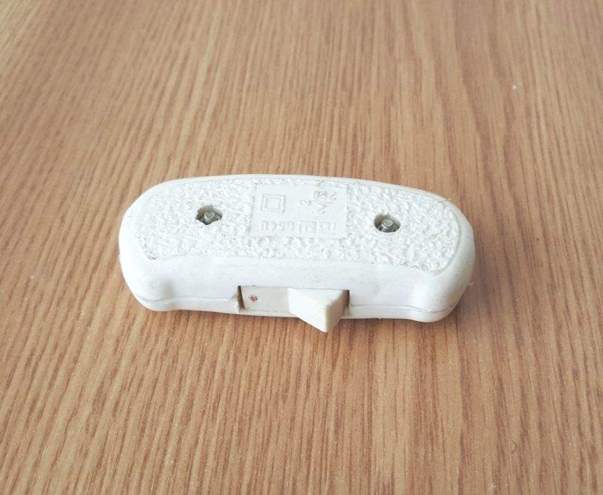 Întrerupător pe fir