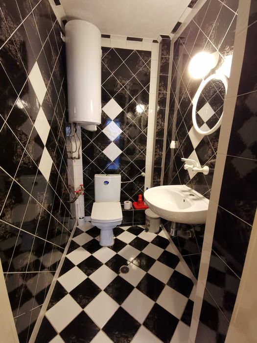 Дава се под наем Тристаен апартамент в Добрич, Център - 100 кв.м за 357 € - Снимка #9