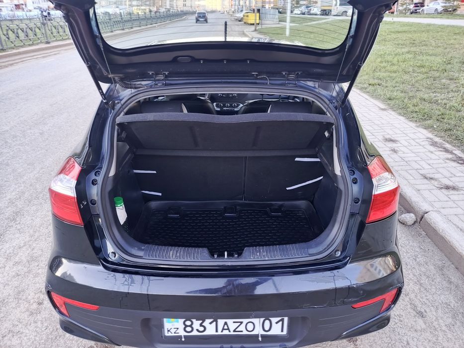 Продам автомобиль KIA RIO