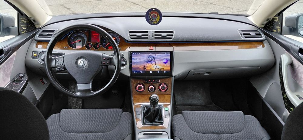 Volkswagen Passat  B6 1.6 FSI