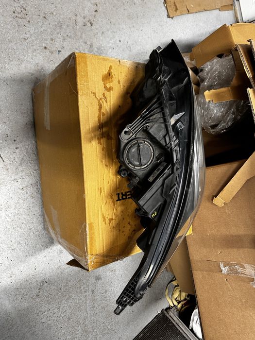 Far dreapta opel astra k..