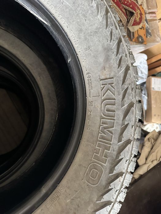 Продам шины комплект 4 шт Kumho 265/70 R18 пробег 5000km
