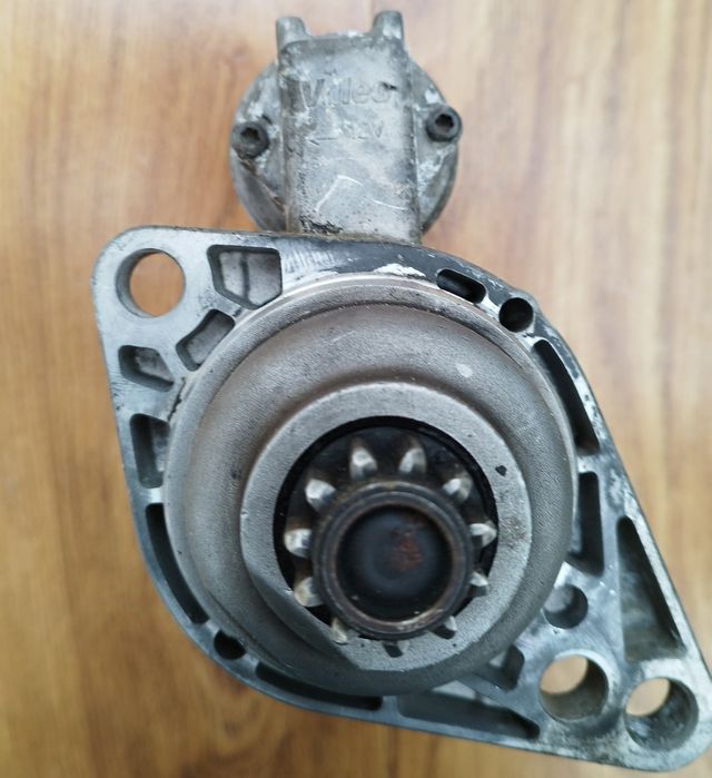 Стартер Volkswagen Caddy III Фолксваген Кадди 1.9TDI VW Caddy