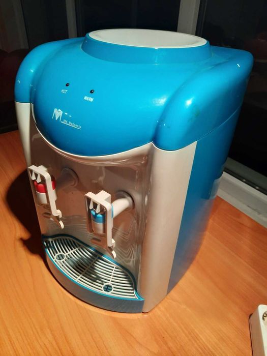 Български диспенсър за топла и студена вода за 19 л бидони МС Bulgaria