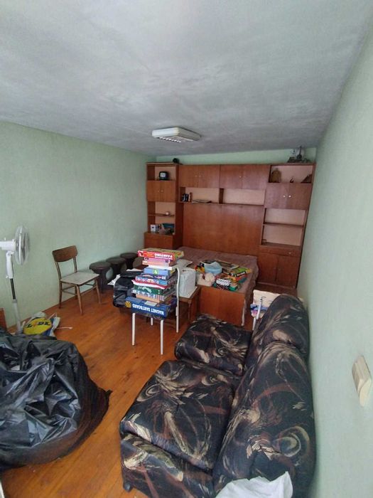 Къща с Голям Двор в кв. Въбел, гр. Търговище