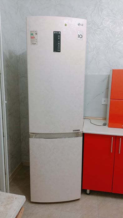 Продается холодильник марка  LG в хорошем состояние