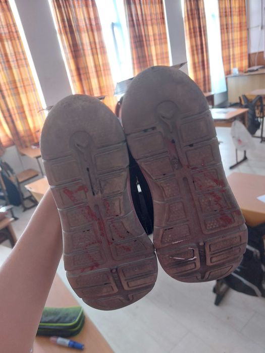 Adidași echipa națională a româniei, artă modernă