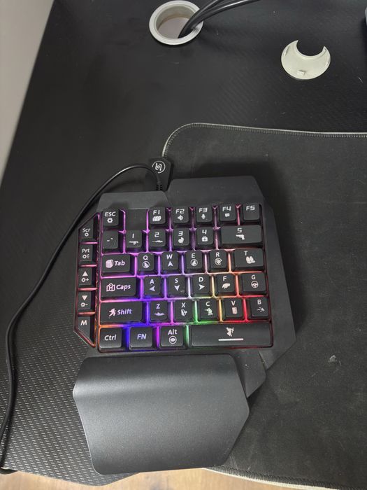 Vand PC Gaming plus accesorii