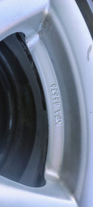 Vând 4  jante   audi R16