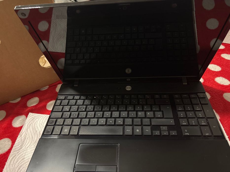 Laptopok eladóak, darabja 300 lej. Mindegyikhez van töltő.