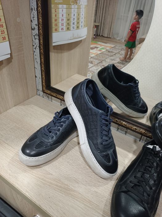 Продам кожаную ботинку