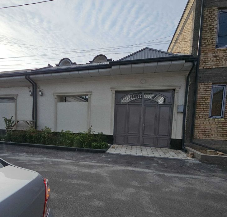 В Сергели продаётся двухэтажный дом с подвалом, с евроремонтом.