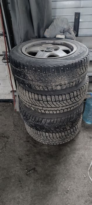 Продам комплект колес