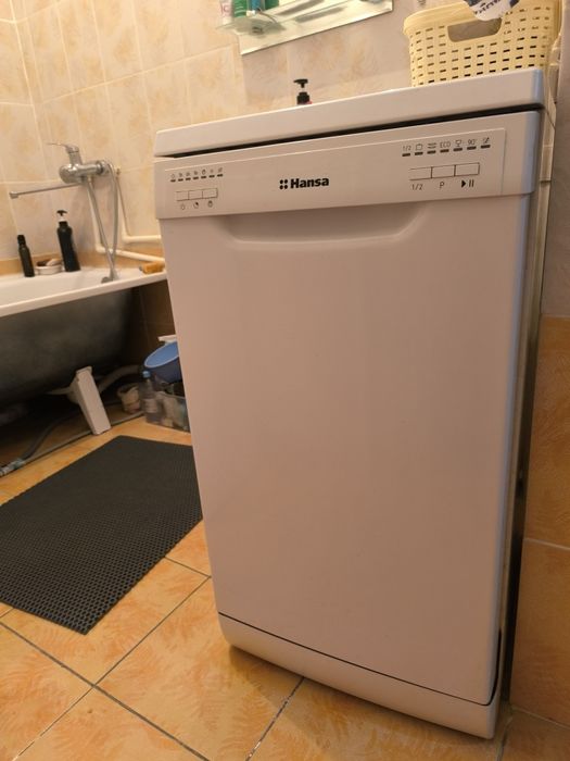 Продам посудомоечную машинку. В идеальном состоянии.