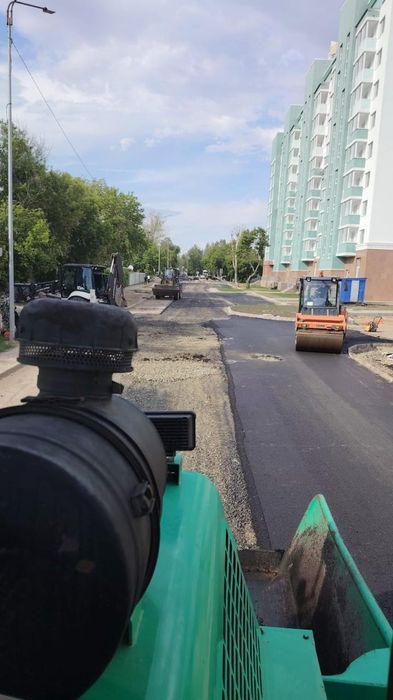 Асфальтоукладчик.