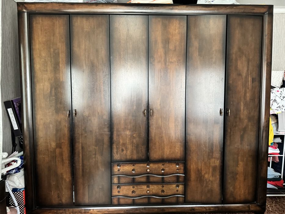 Продам спальный гарнитур