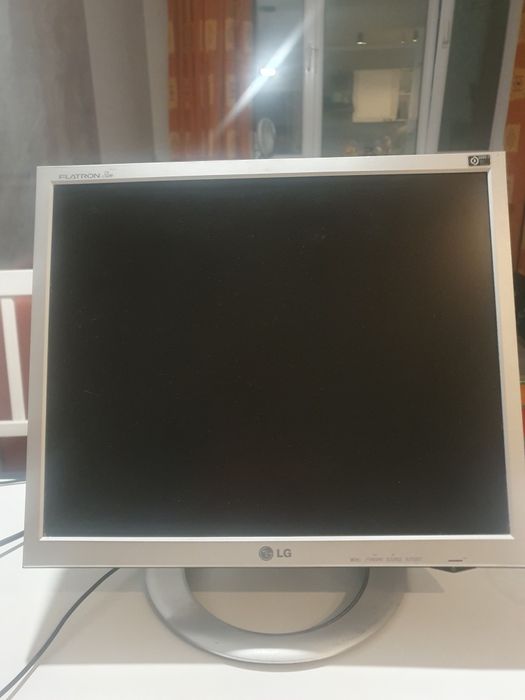 Монитор LG рабочий