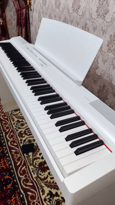 Yamaha pianino sotiladi