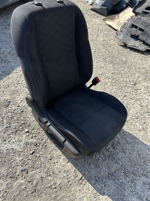 Предна дясна седалка нисан кашкай J11 2016г перфектна