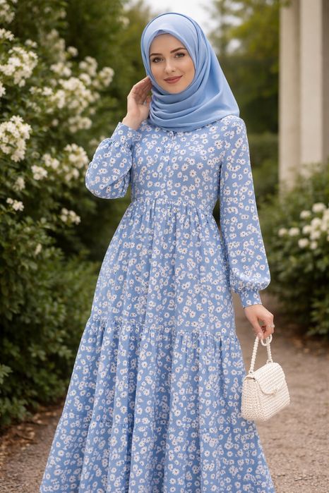 Женская одежда и платок.