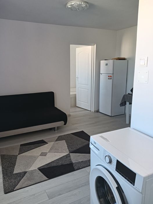 Închiriez apartament micro1 langa scoala
