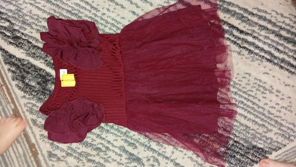 Новое платье 9-12 мес