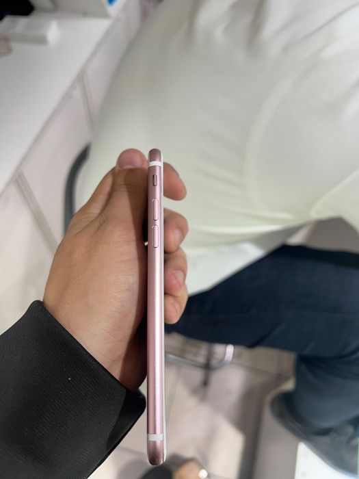 продается iPhone 7