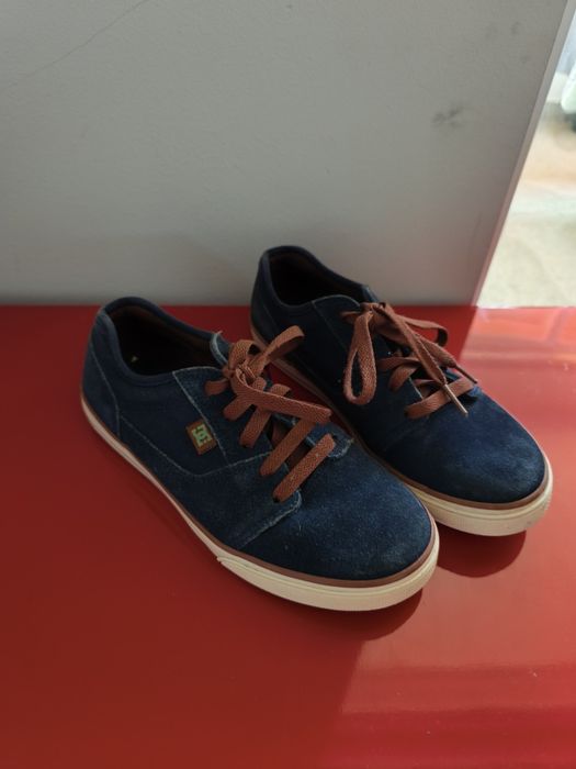 Кецове DC SHOES
Номер - 35 
Още снимки в коментари, след одобрение.
Изпращам с Еконт !