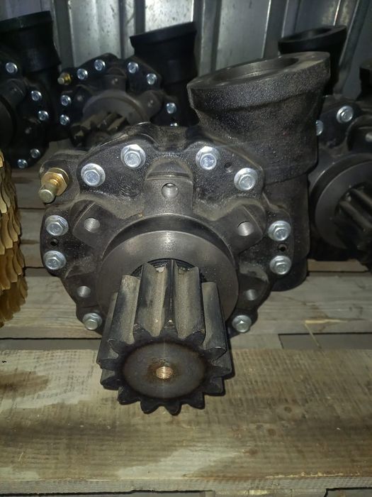 Ремонт поворотных редукторо