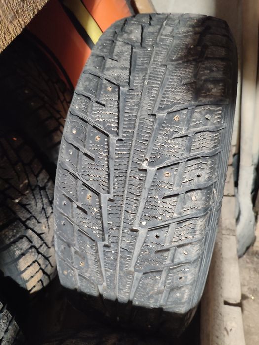 Шины зимние 235/60/r18