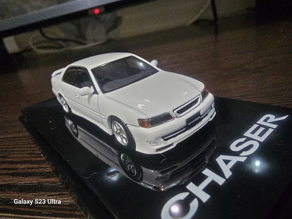 Модель 1/64  Toyota Chaser Tourer V2000г.