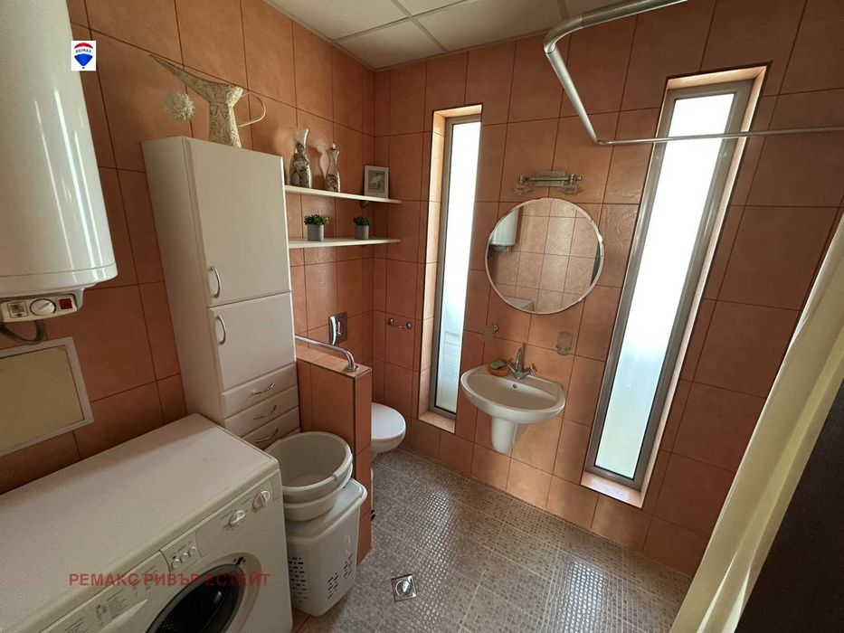 Продава се Двустаен апартамент в Русе, Широк център - 60 кв.м за 2015 €/кв.м - Снимка #11