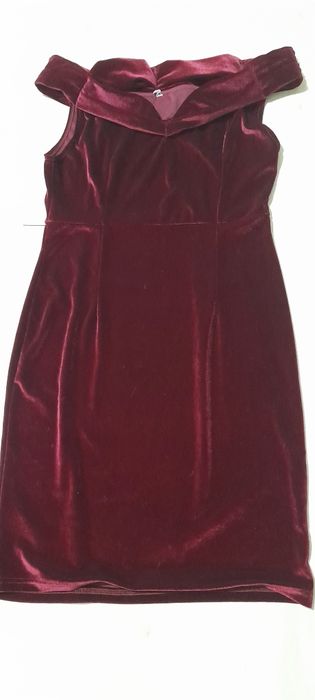 Красиви рокли размер 44