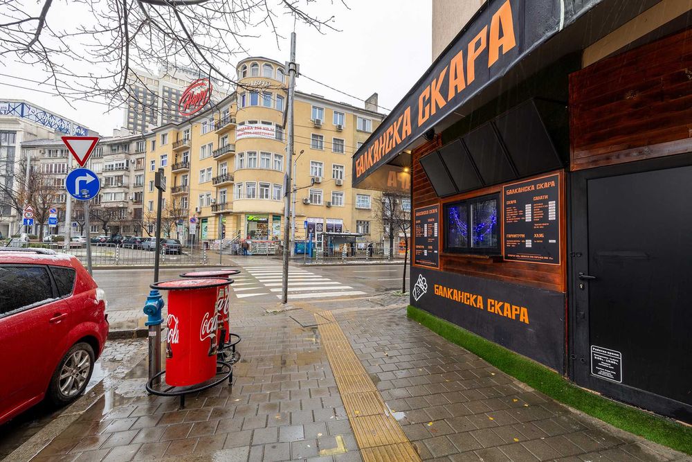 Дава се под наем Заведение в София, Център - 40 кв.м за 40800 € - Снимка #1