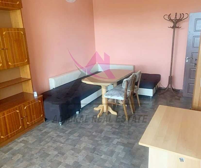 Дава се под наем Тристаен апартамент в Варна, Център - 68 кв.м за 435 € - Снимка #1