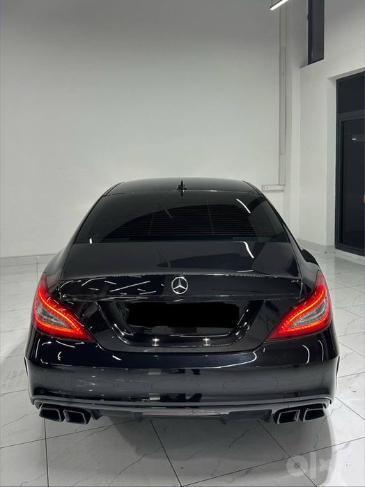 Mercedes- benz CLS Banan