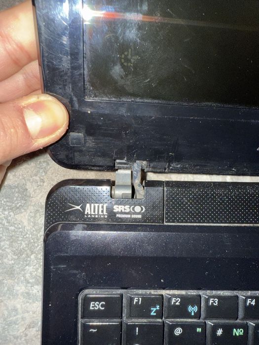 Продаю ноутбук на запчасти